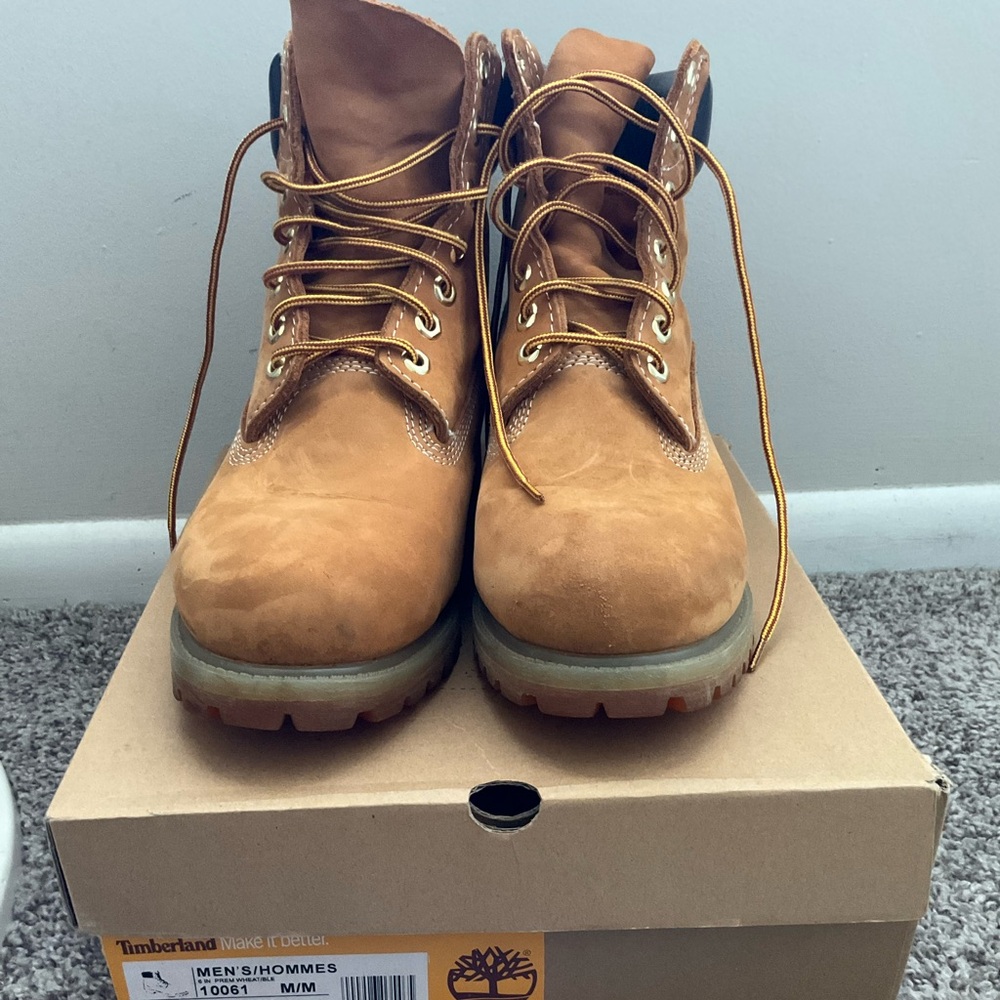 Men’s Timberland Boots, size 9 with box